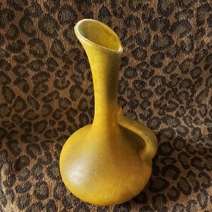 Yellow/gold Haegar pitcher